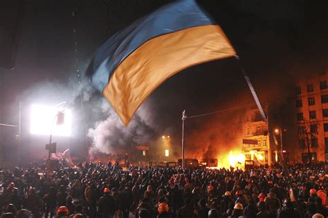 La Rivoluzione di Kiev del 2014: proteste popolari contro la corruzione e un conflitto geopolitico che sconvolse l'Europa orientale